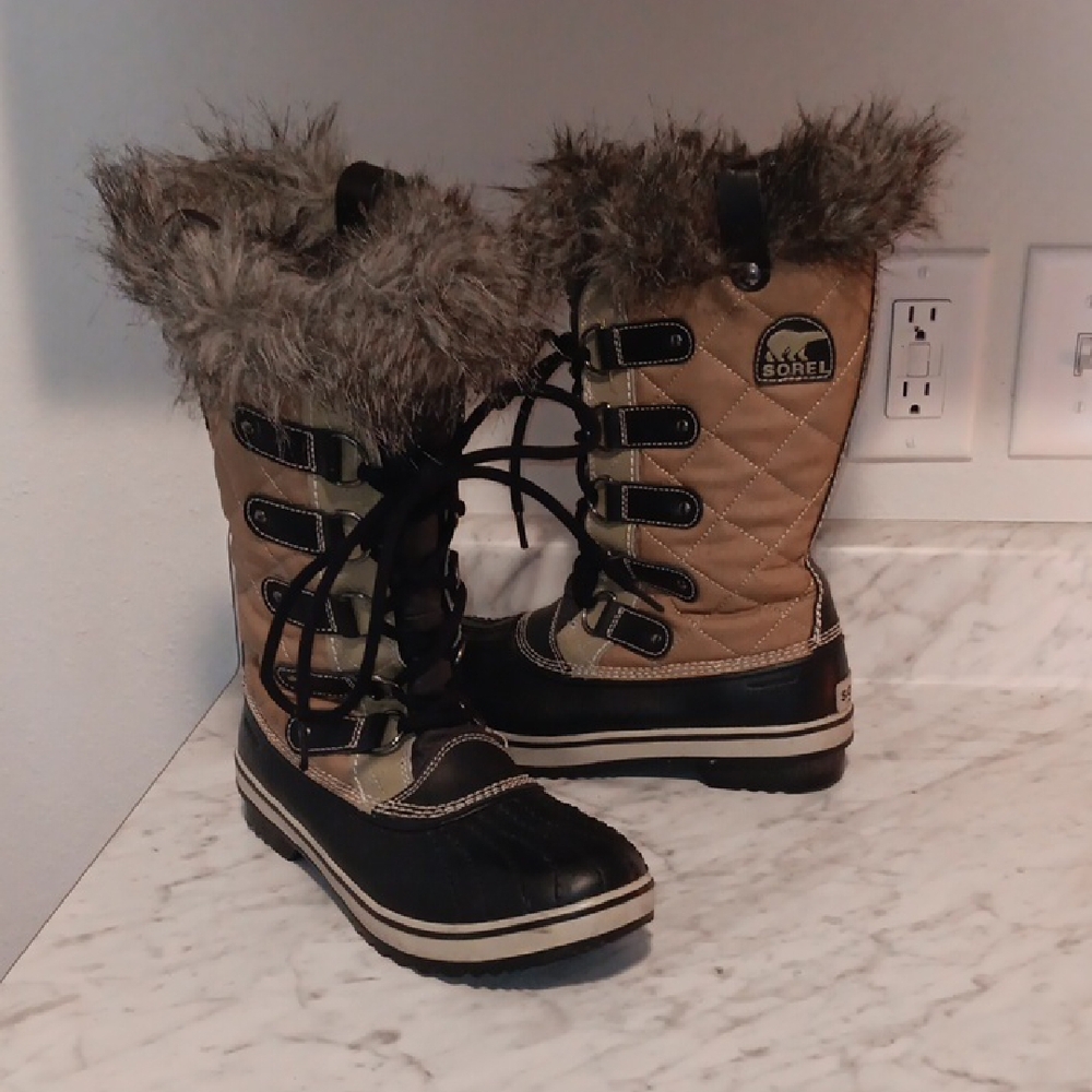 Sorel Tan and Black Fur-Lined Winter Boots